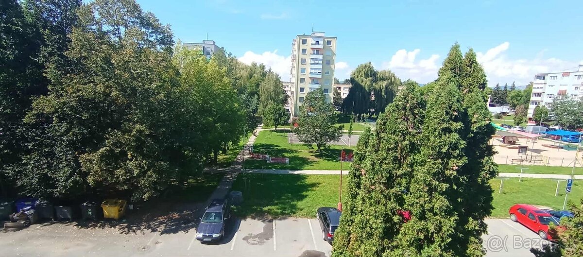 Dvojizbový byt s loggiou v zelenej časti Poltára - 5