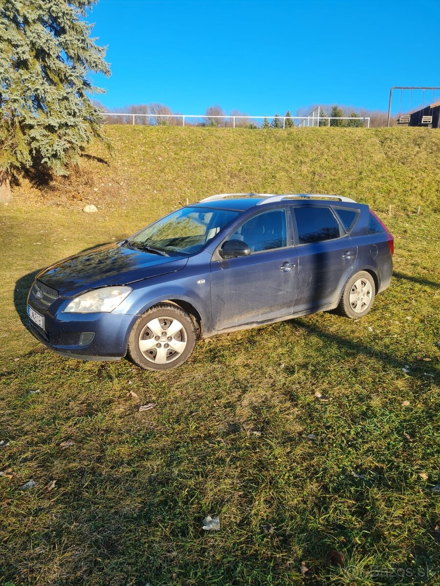 Kia Ceed SW 1.4 SW Rok Výroby 2009 - 5