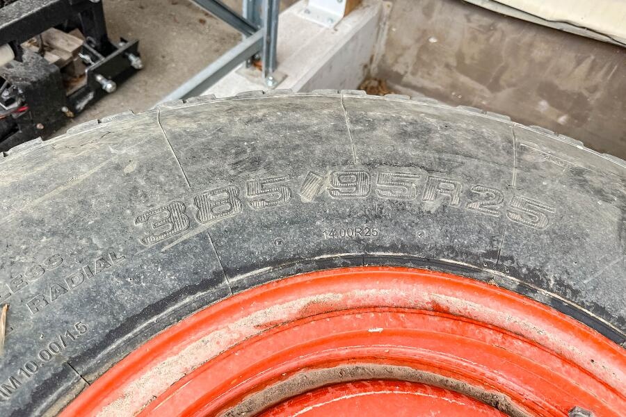 Kolesá. 14R25 385/95R25 - 5