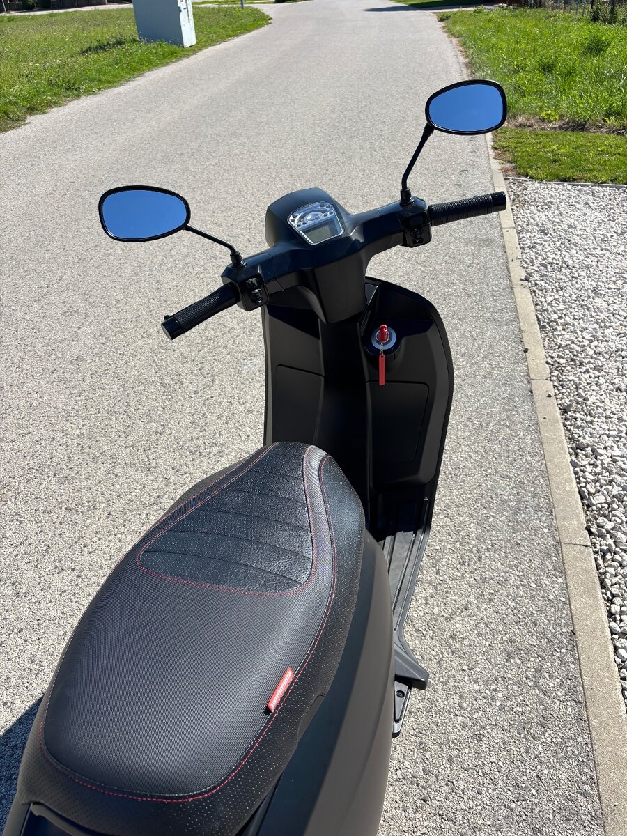 Lambretta V125 Special - 5