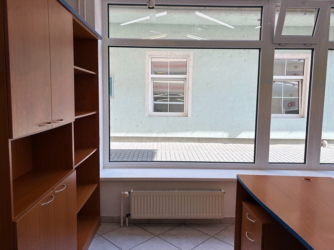 Na prenájom obchodný priestor 30 m2 v centre, Nitra - 5