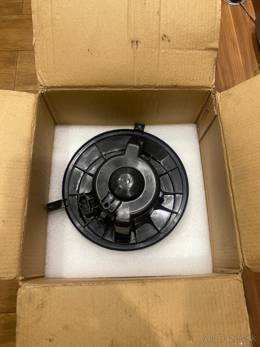 Vnútorný ventilátor kúrenia NRF 34004 - 5