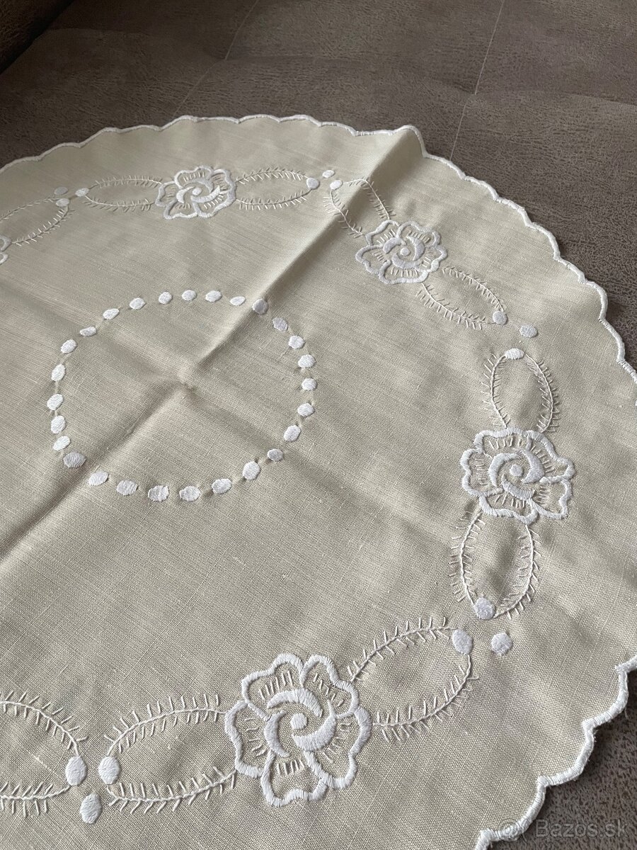 Okrúhly retro obrus - 5