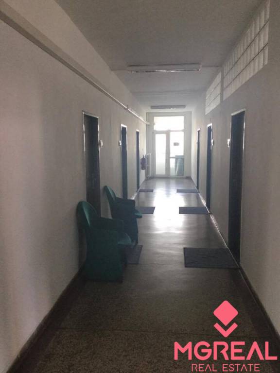 Kancelária 144m2, Za kasárňou, parkovanie - 5