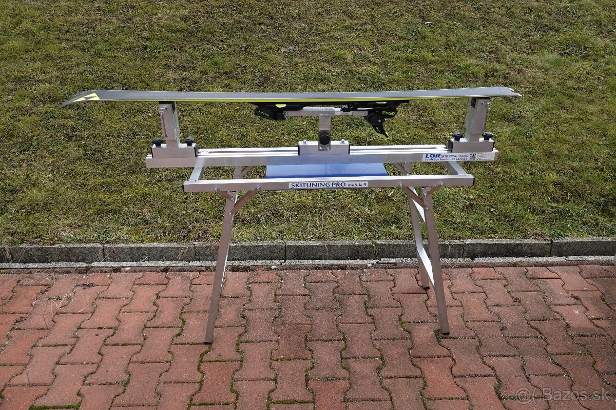 Servisný stolík na servis lyží - 5