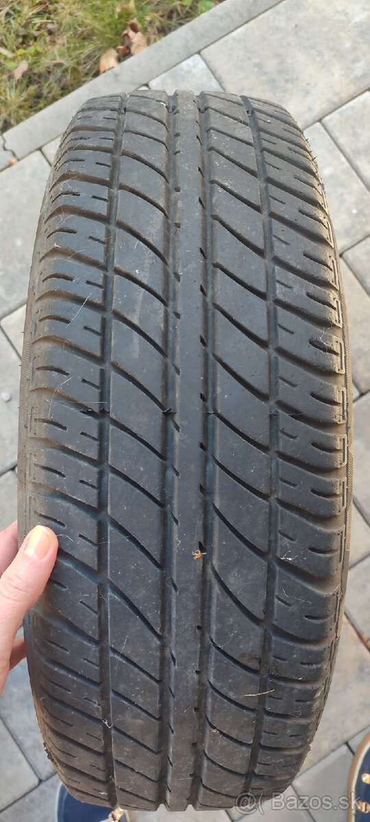 Predám pneu 185/70 R14 - 5