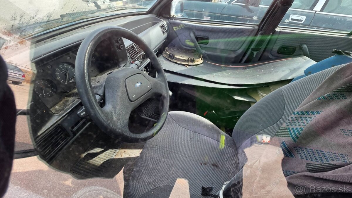 Ford Escort 1.3 rok 1986 - 5