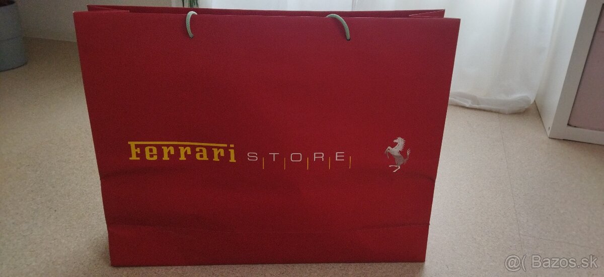 Vlajka, plagát, taška Ferrari - 5