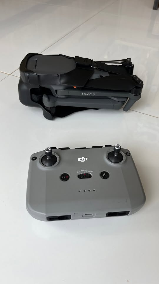 Predám nový dron DJI Mavic 3 v edícii Fly More Combo - 5