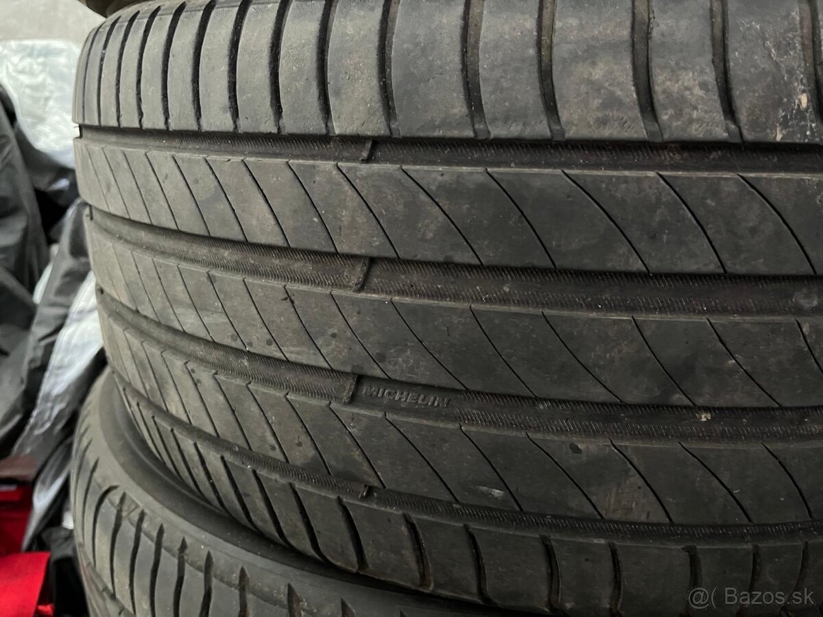 Michelin 245/40 r18 - 5