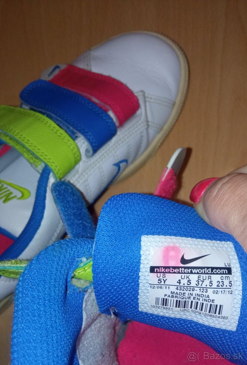 Nike farebné tenisky 37/5 - 5