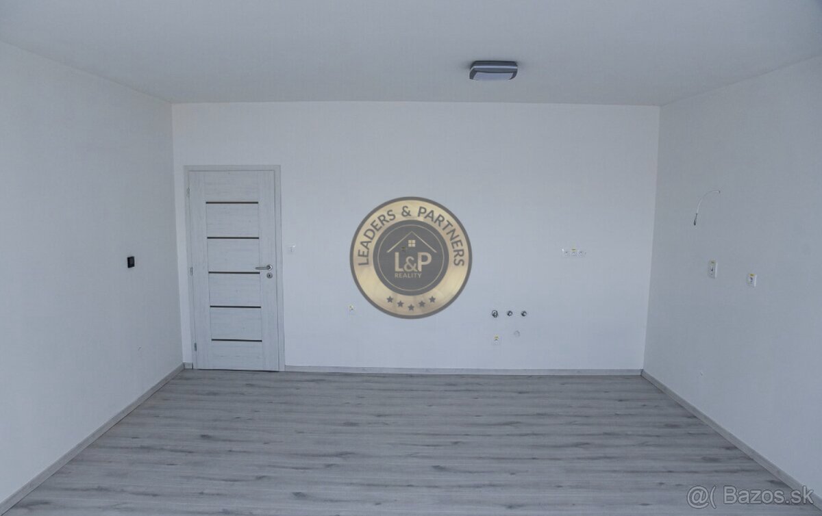 PREDAJ - priestranný 2-izbový BYT - prevedenie ŠTANDART - 5