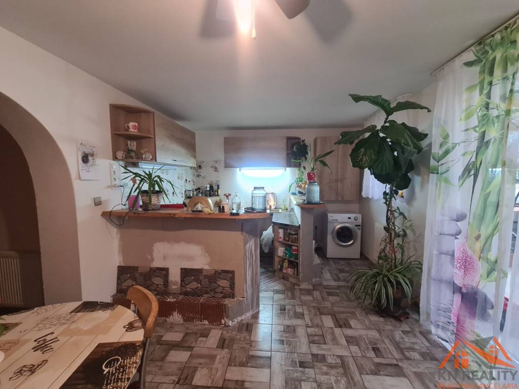 Na predaj čiastočne zrekonštruovaný rodinný dom Komárno - 5