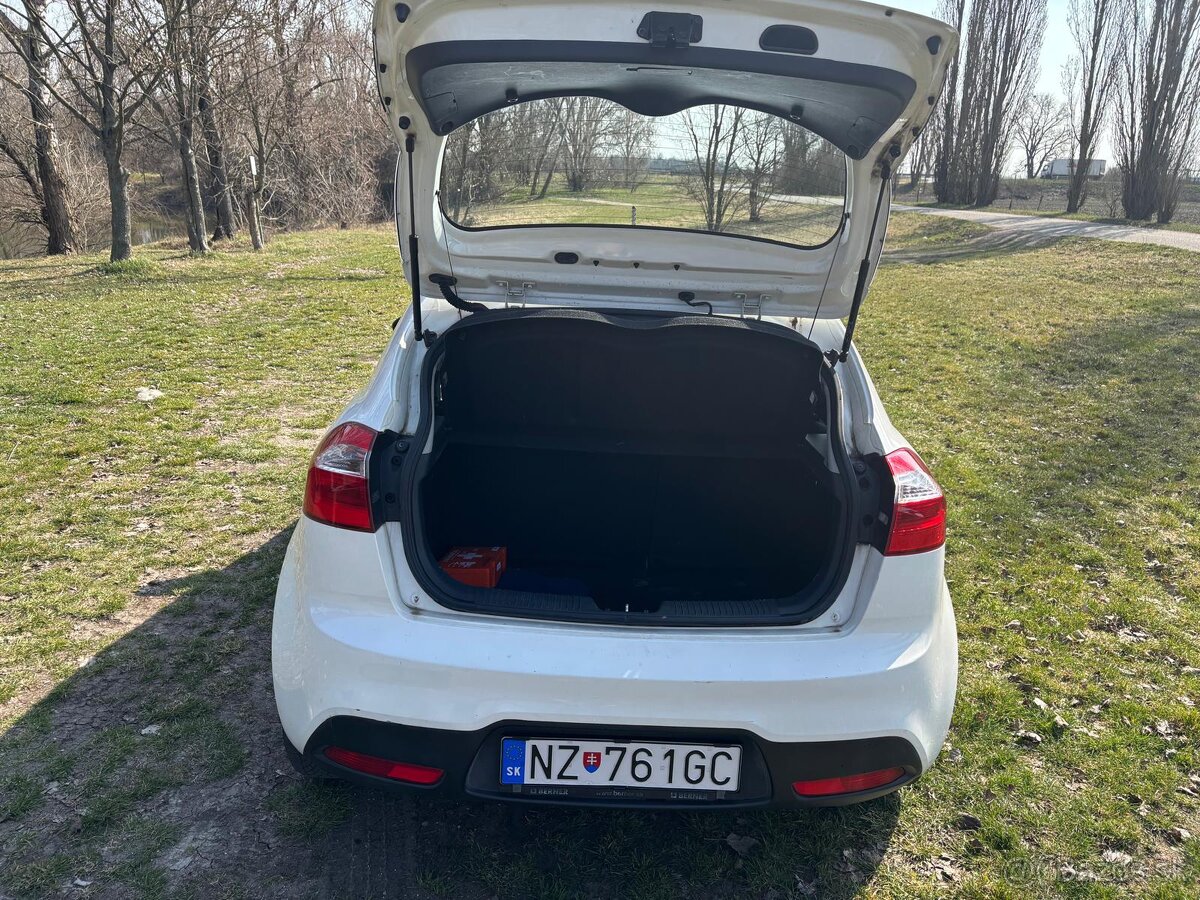 Kia Rio - 5