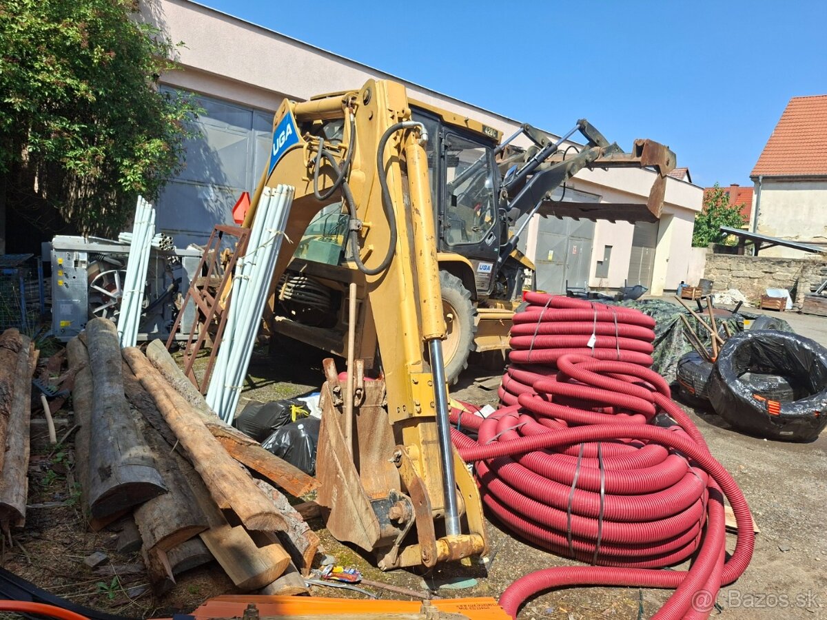 CATERPILLAR 428 C 4X4 - 5
