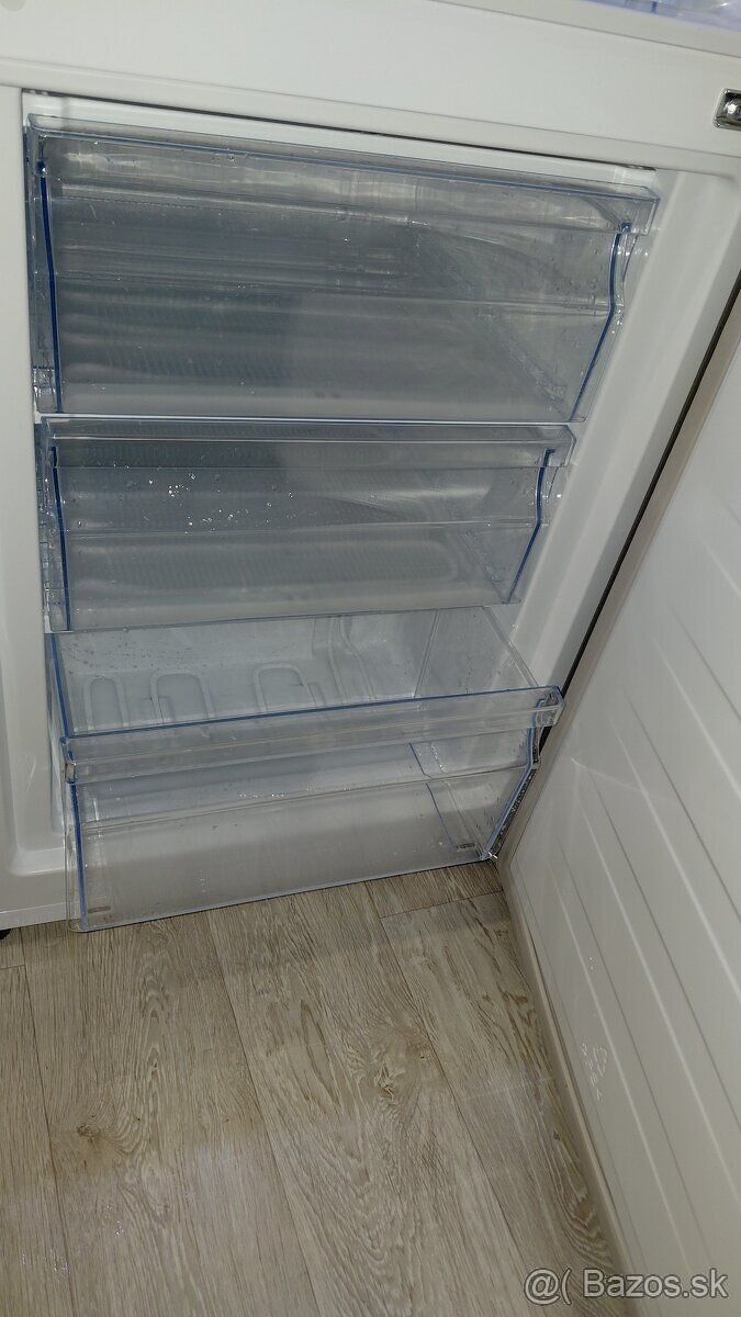 Chladnička s mrazničkou HISENSE - 4 ročná - 5