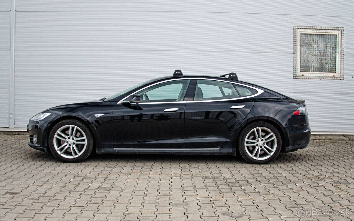 Tesla Model S 85 Free Supercharger - 5