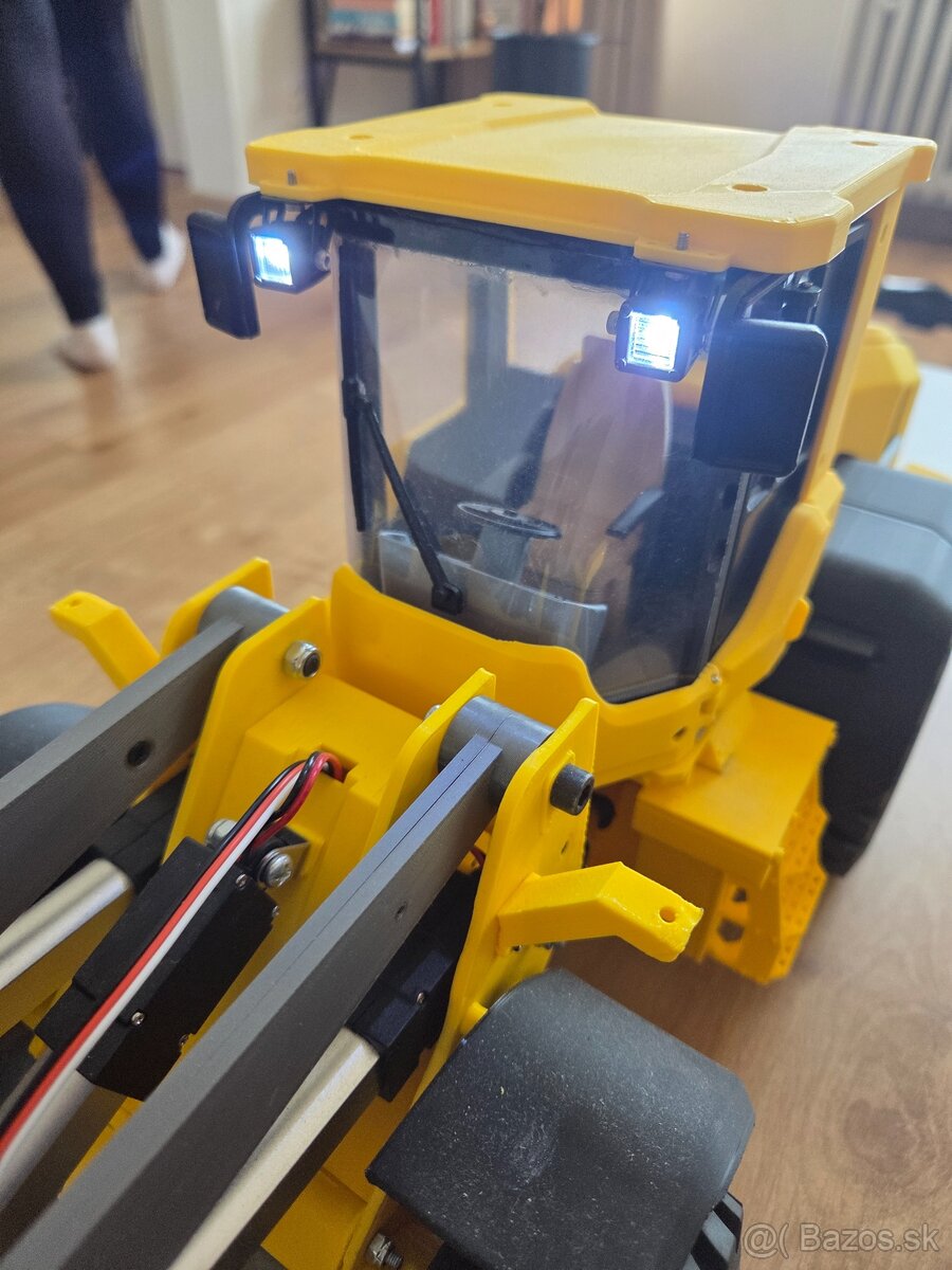 Volvo L125e RC model - 5