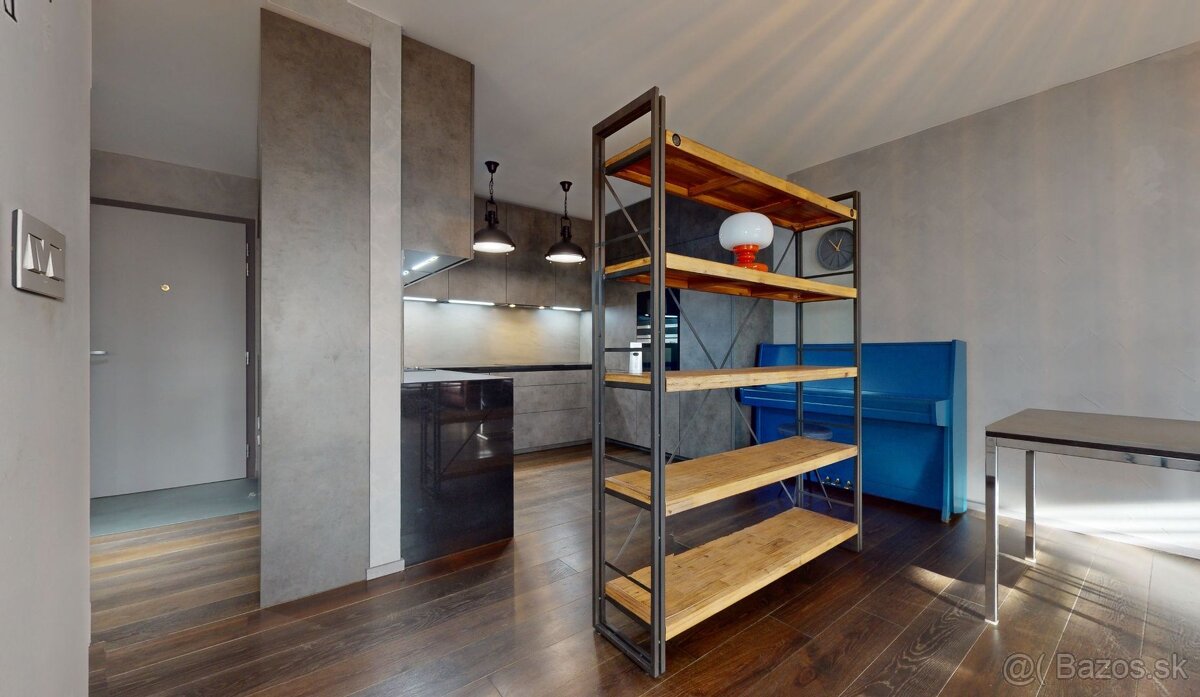 Na PRENÁJOM - 3 izbový byt s veľkou terasou a garážovým stát - 5