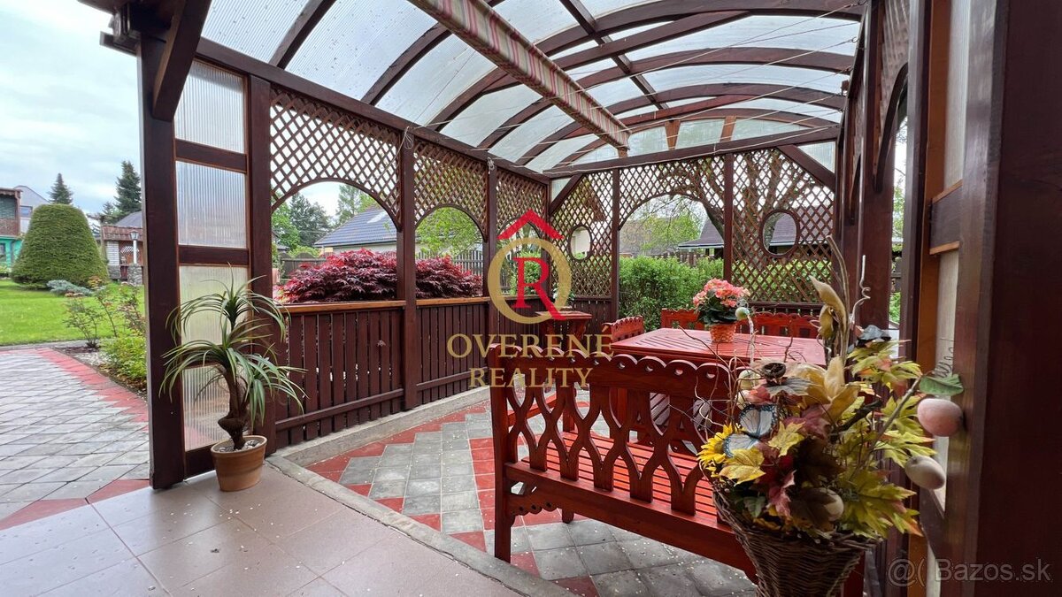 Zachovalý rodinný dom s krásnou záhradou a letnou kuchyňou v - 5