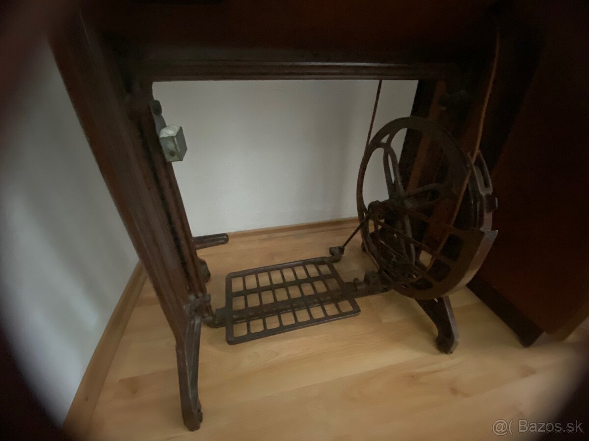 Šijací stroj MINERVA 122 - 5