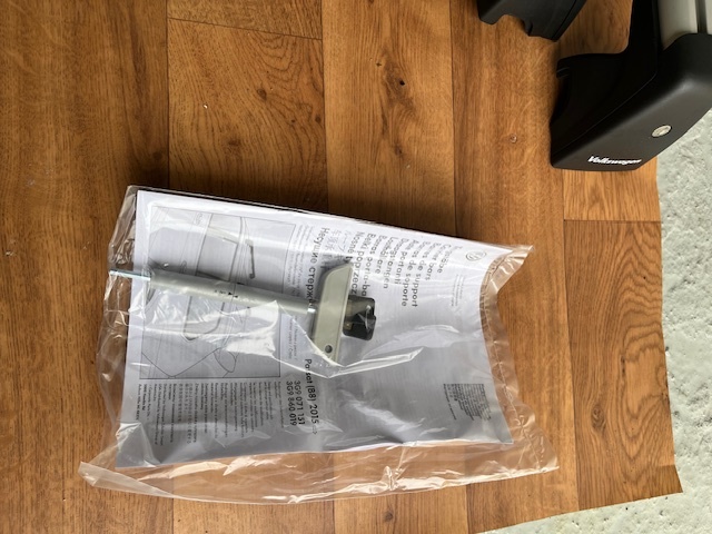 Predám nové nosiče - priečniky -na VW Passat B8 - 5