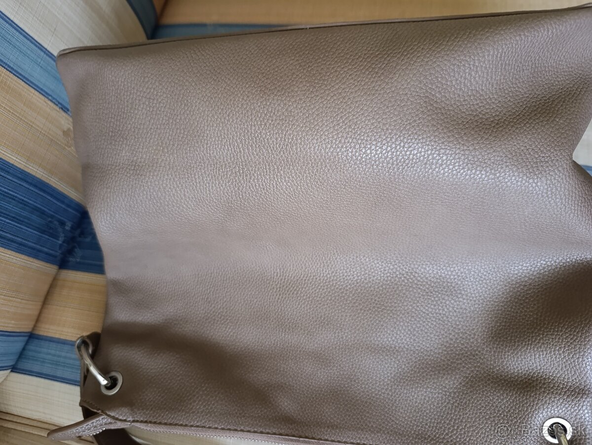 Väčšia kabelka - 5