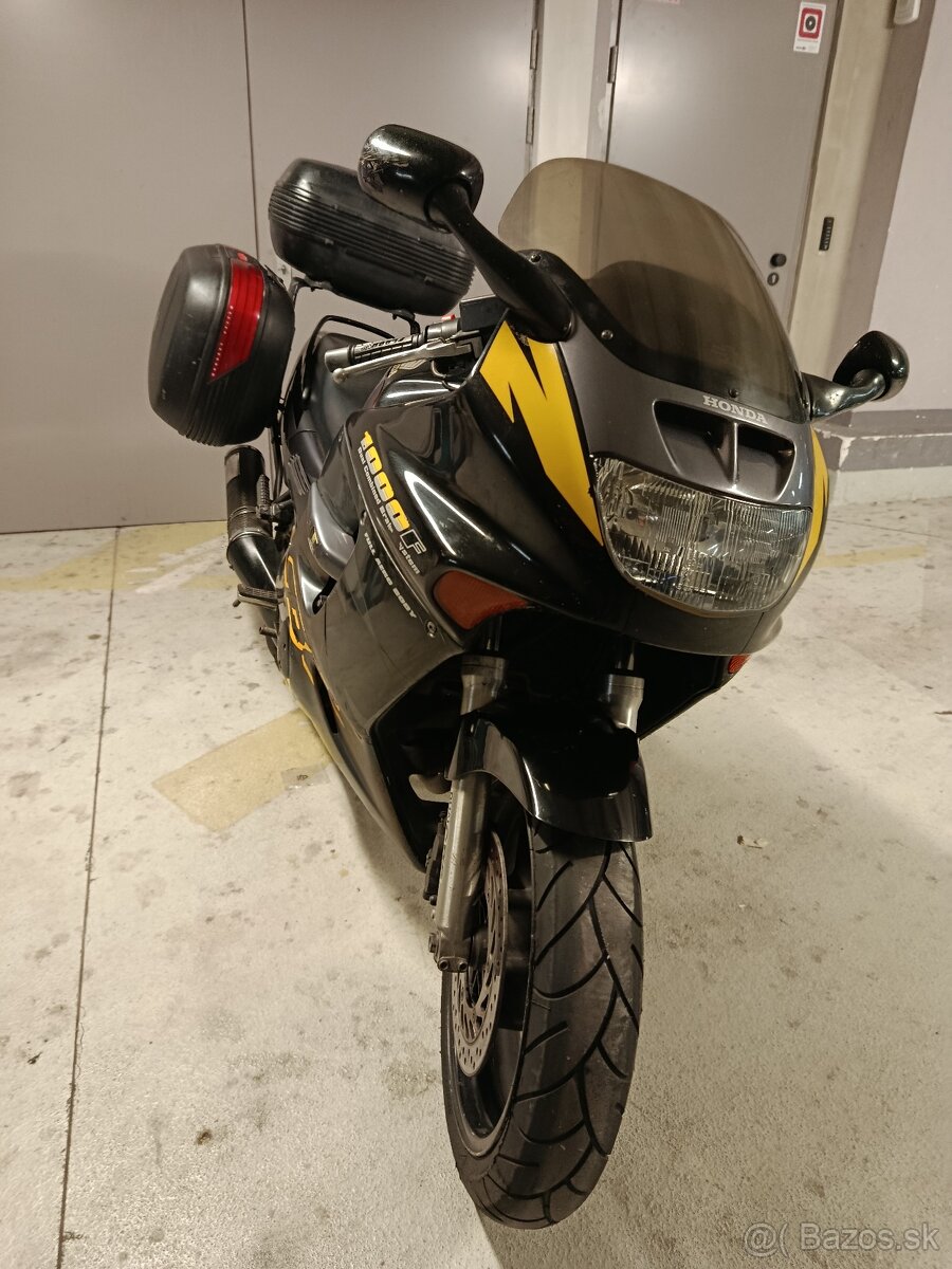 HONDA CBR1000F - 5