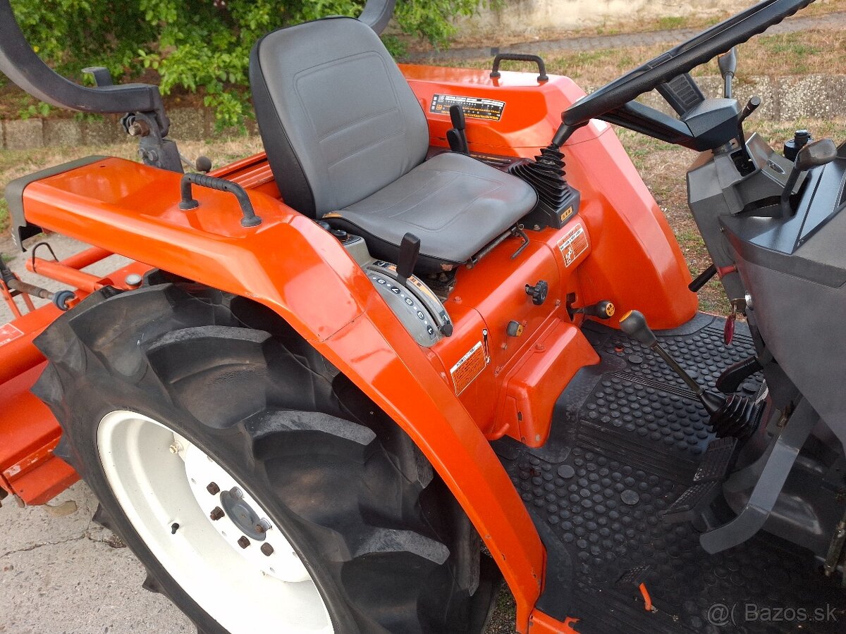 Malotraktor KUBOTA GL260 - 5
