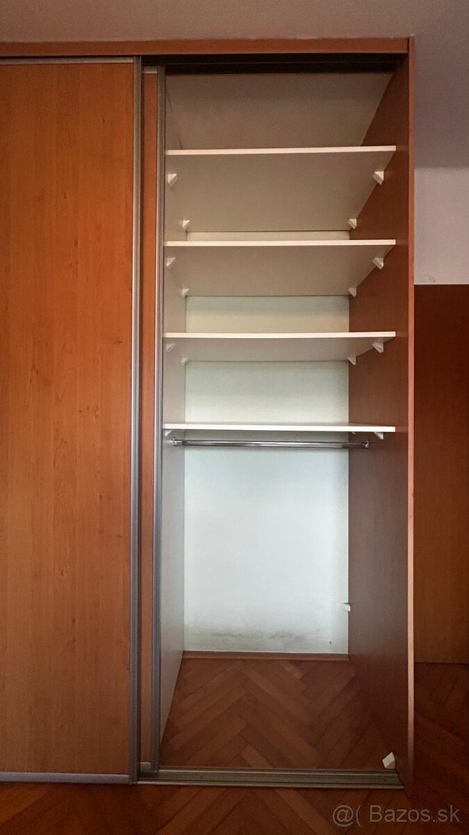 Predám vstavanú skriňu. - 5