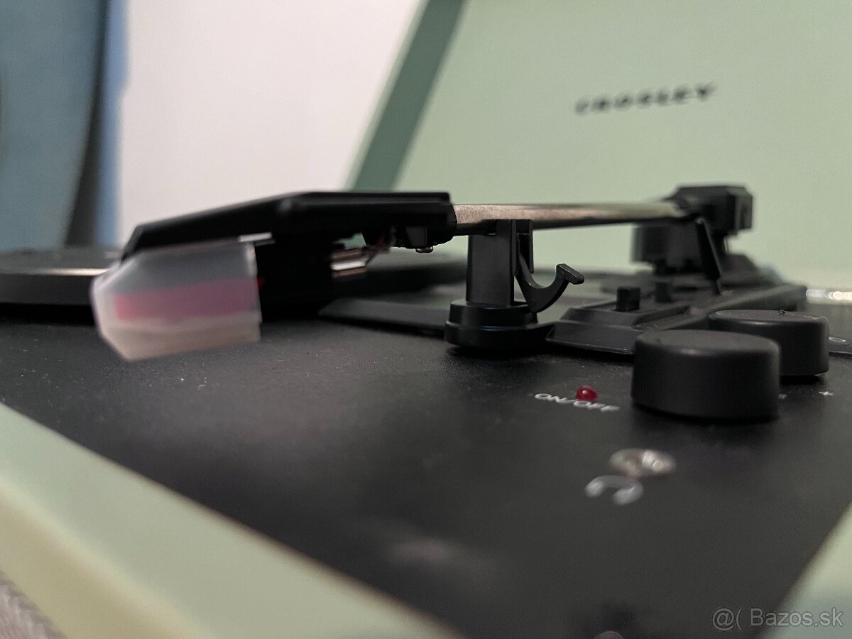 Štýlový gramofón Crosley v krásnej farbe - 5