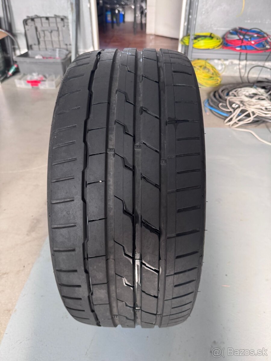 Hankook Ventus S1 evo3 235/40 R19 - 5