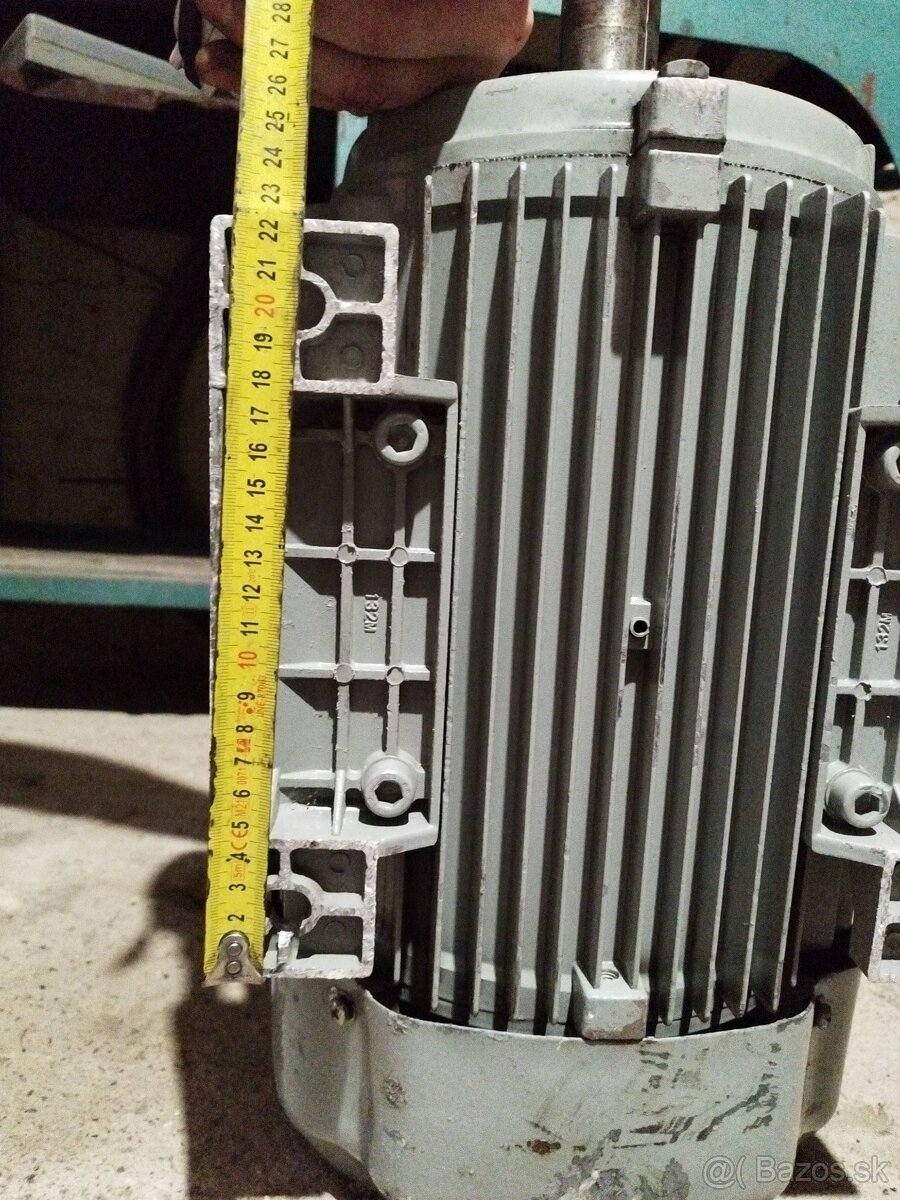 Predám dvojrýchlostný elektromotor 1,5/6,3 kw - 5