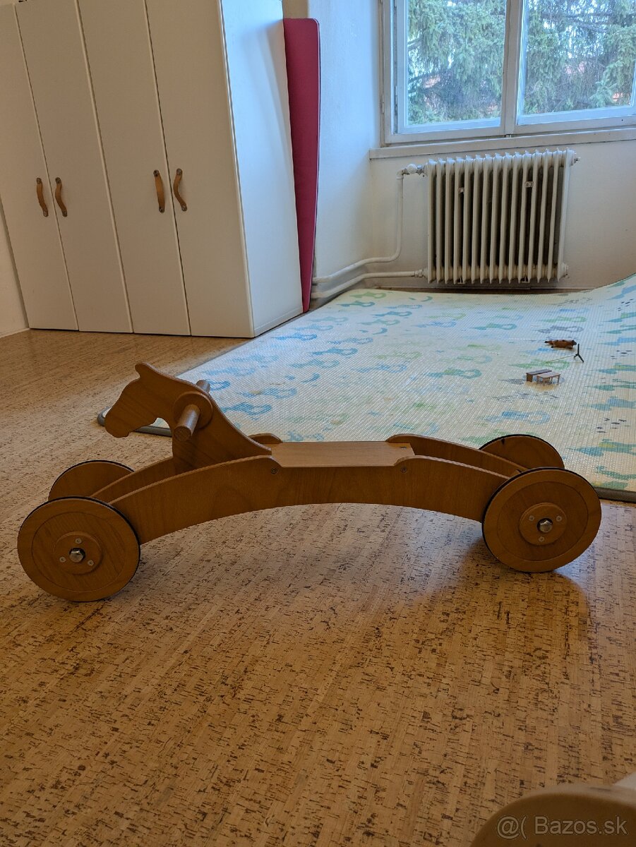 Drevený koník Futu - 5