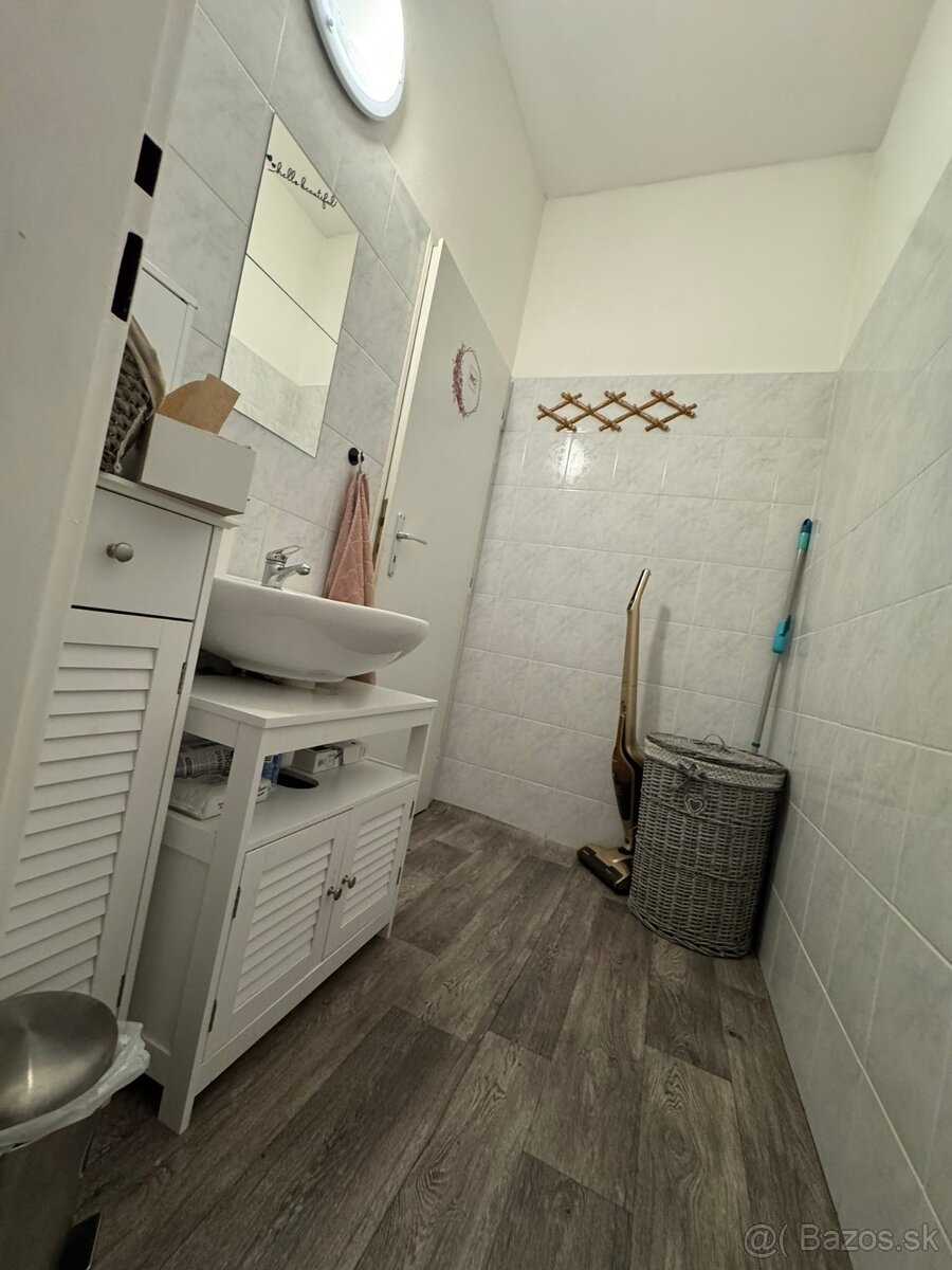 predám obchodný priestor BA -Ružinov - 5