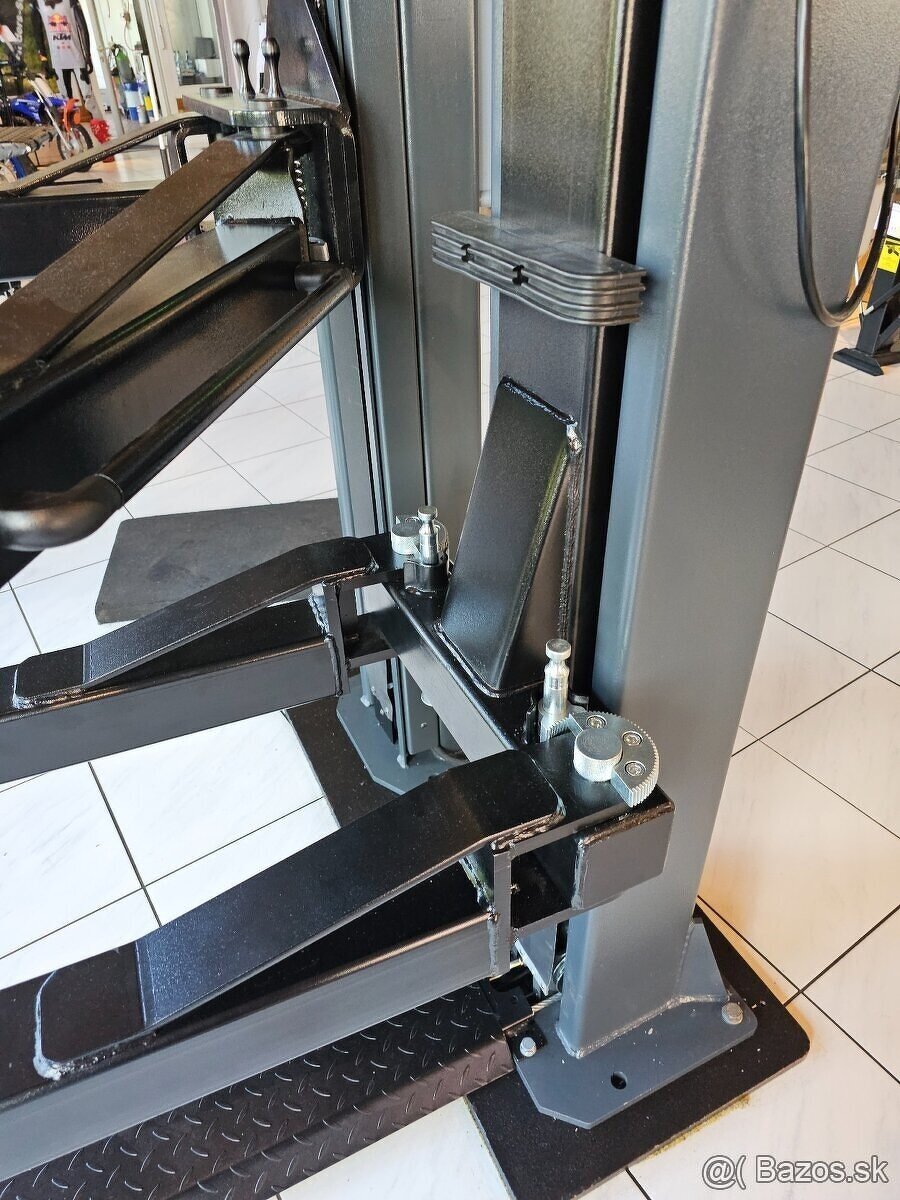 NEMECKÝ dvojstĺpový zdvihák 4.2 a 4.5T WEBER - AUTOMAT - 5