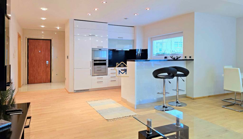 NADŠTANDARDNÝ 3 IZBOVÝ BYT PRI HISTORICKOM CENTRE BANSKÁ BYS - 5