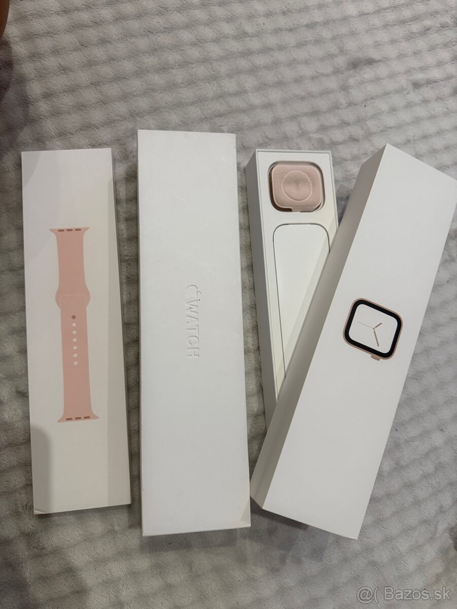 Apple Watch Series 4 4mm GPS gold aluminum case - 5