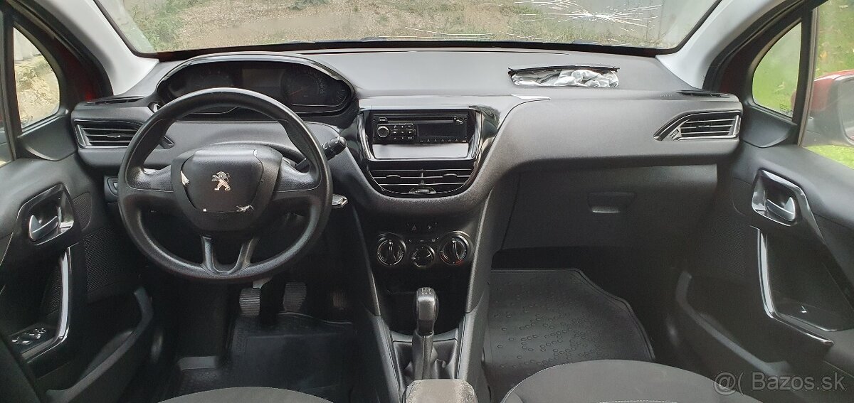 Peugeot 208 1.2i - 5
