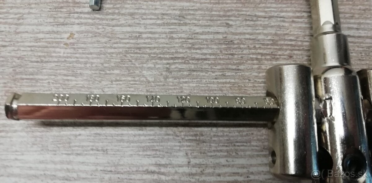 Nastaviteľný vykružovák - 5