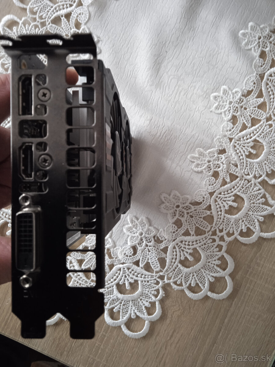 ASUS rx560 o4g evo - 5