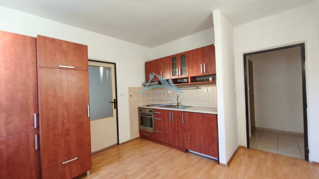 Na prenájom 1 izbový byt na ul. Venevská vo Veľkom Krtíši. - 5