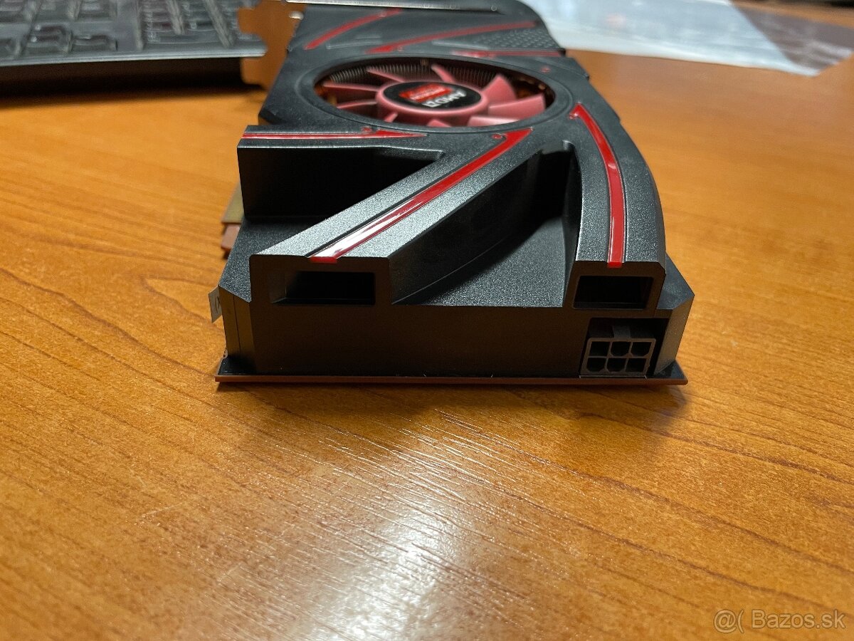 AMD Radeon R9 270 2GB - 5