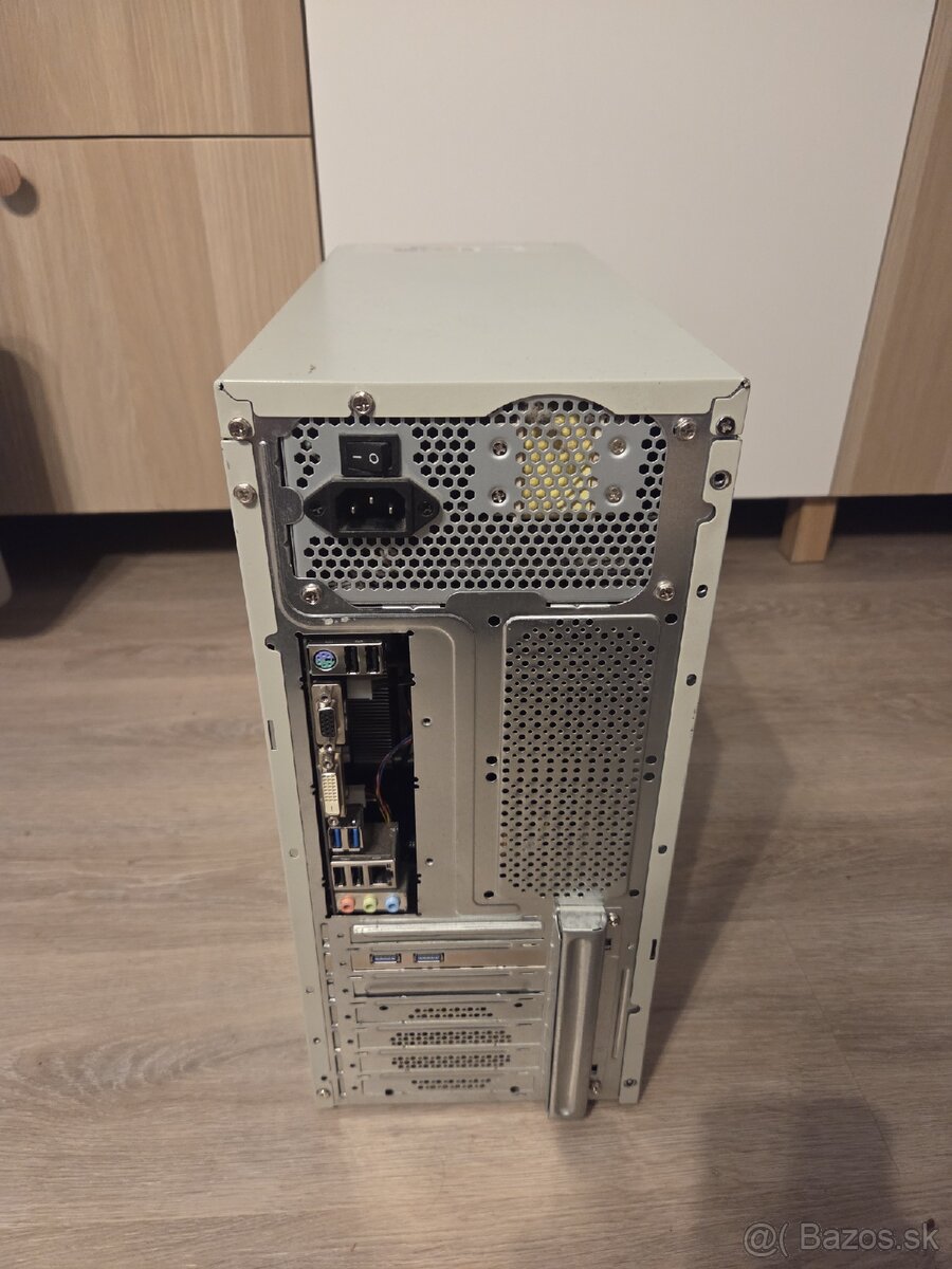 Kancelársky PC s monitorom / Tv - 5