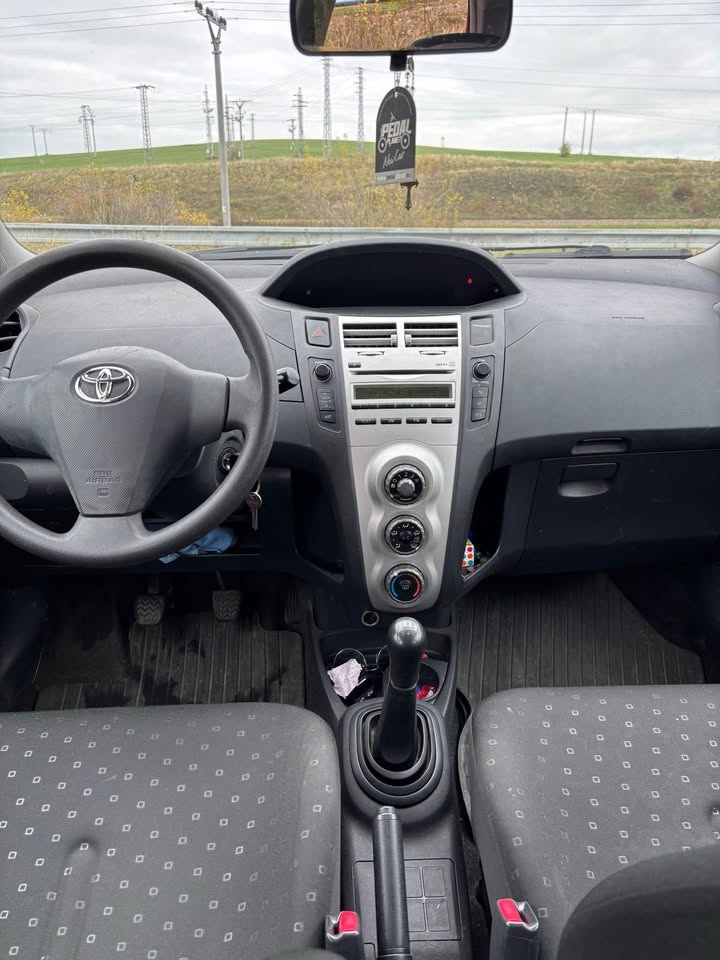 Toyota Yaris 1.3 vvti - 5