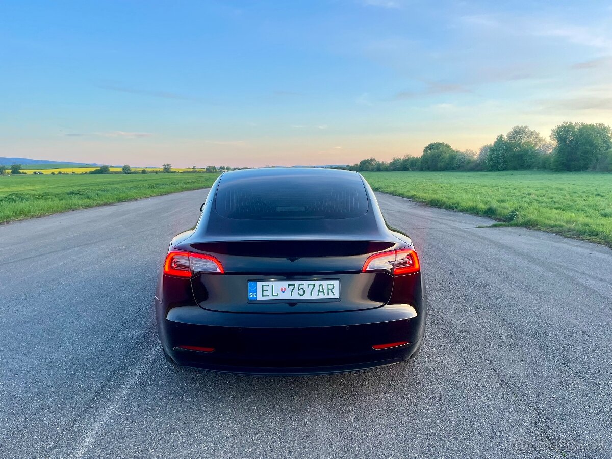 Tesla model 3 Standard Range Plus 52kWh 2019
