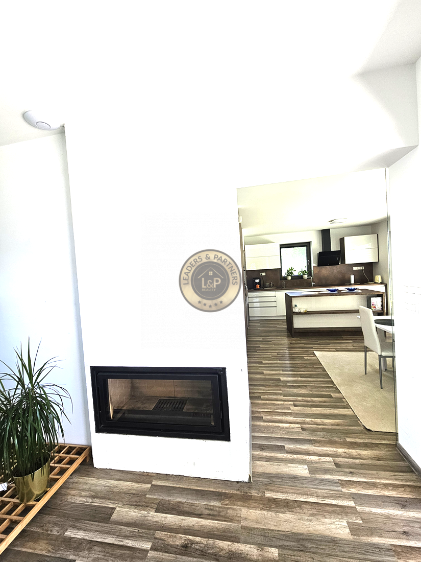 Na predaj moderný 4iz. rodinný dom v Seredi s dvojgarážou - 5