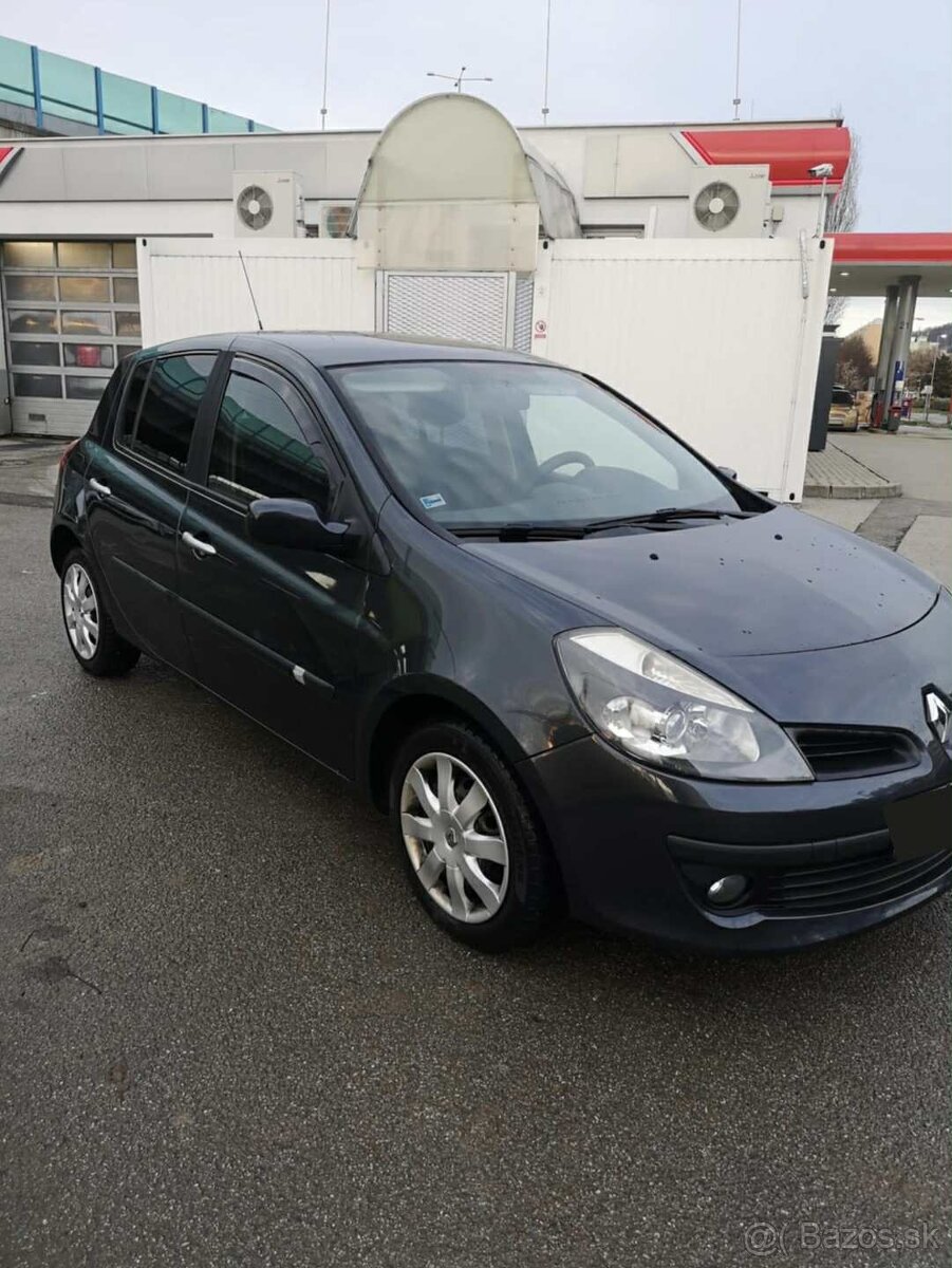 Renault clio - 5