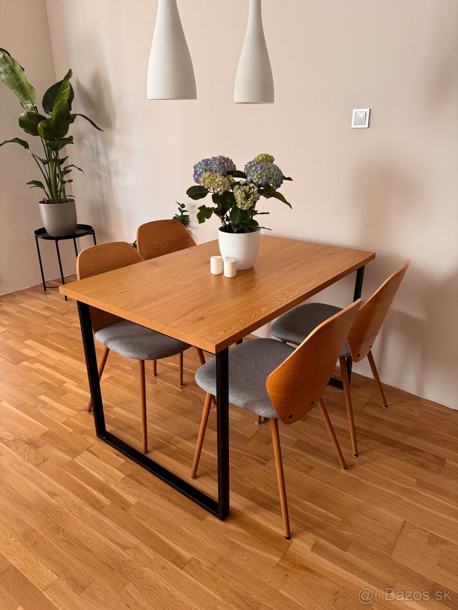 Jedálensky stol + 4 stoličky - 5