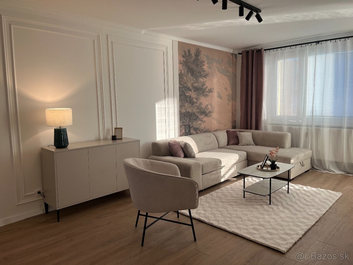 ŠTÝLOVÝ, KOMPLETNE ZREKONŠTRUOVANÝ 3-IZBOVÝ BYT V KOMÁRNE - 5